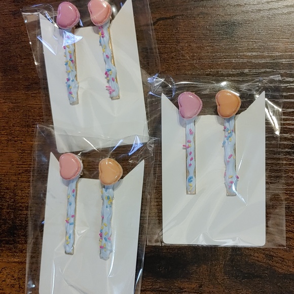 👑h𝕒𝕟𝕕𝕞𝕒𝕕𝕖 𝕚𝕥𝕖𝕞 earrings/barrette SHIPPING👑 - Picture 5 of 6